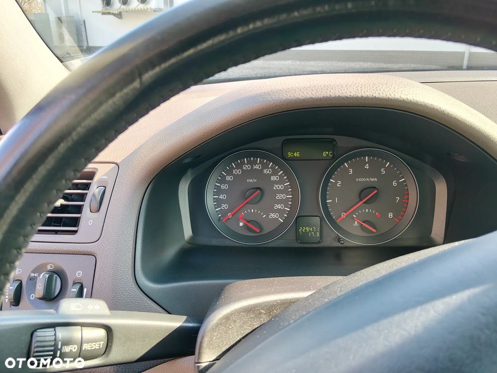 Volvo V50 1.8 Momentum - 2