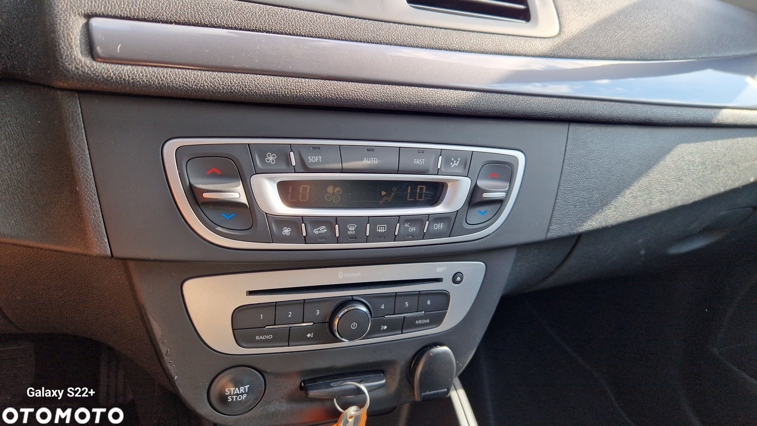 Renault Megane Grandtour ENERGY TCe 130 LIMITED - 24