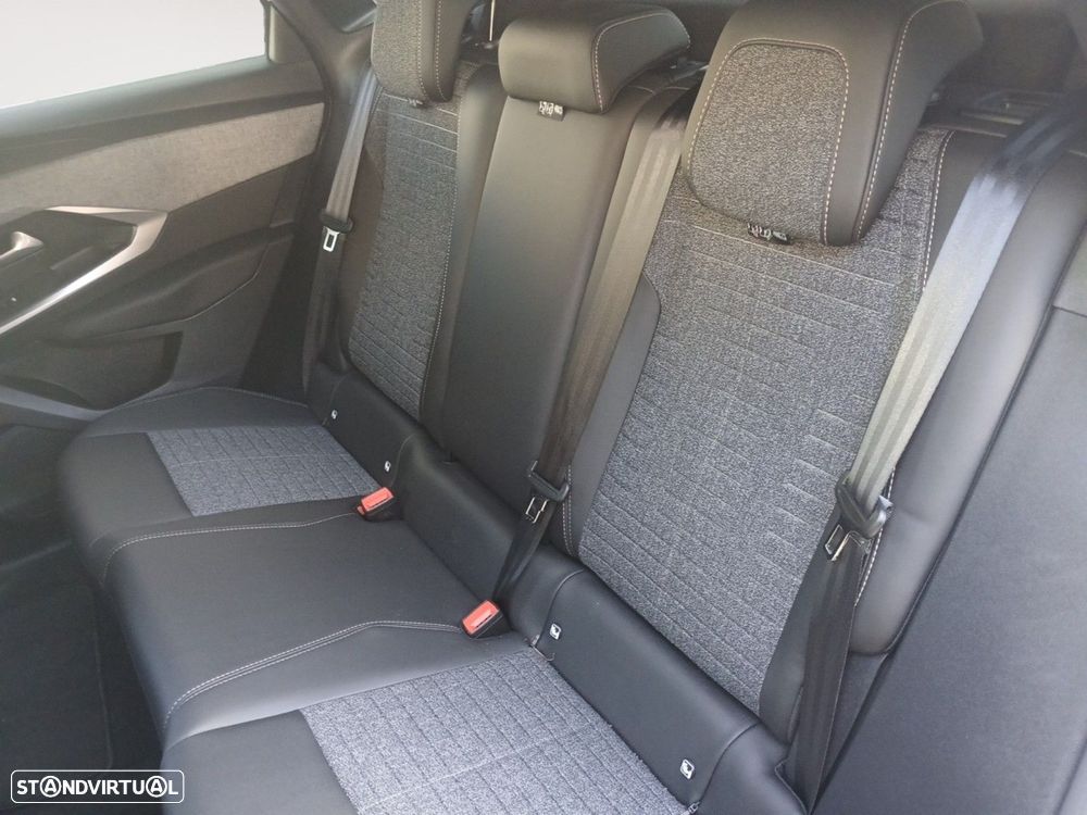 Peugeot E-3008 73 kWh Allure - 14