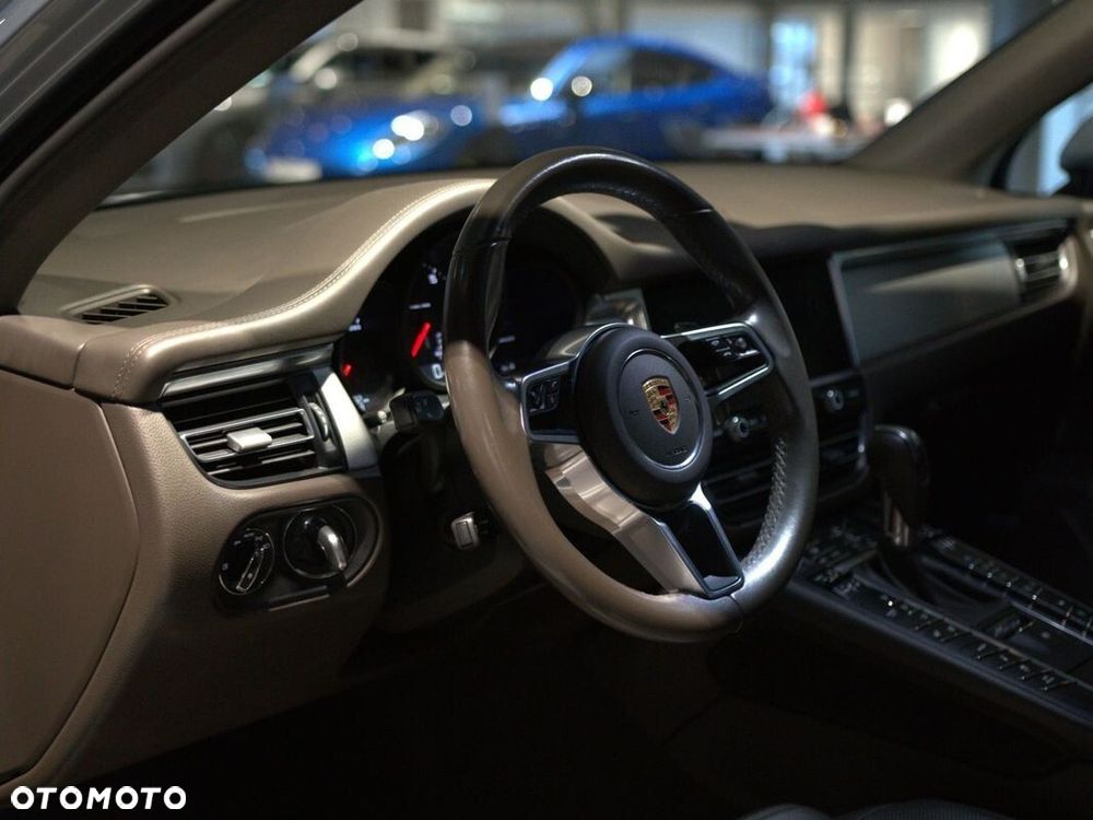 Porsche Macan Standard - 26
