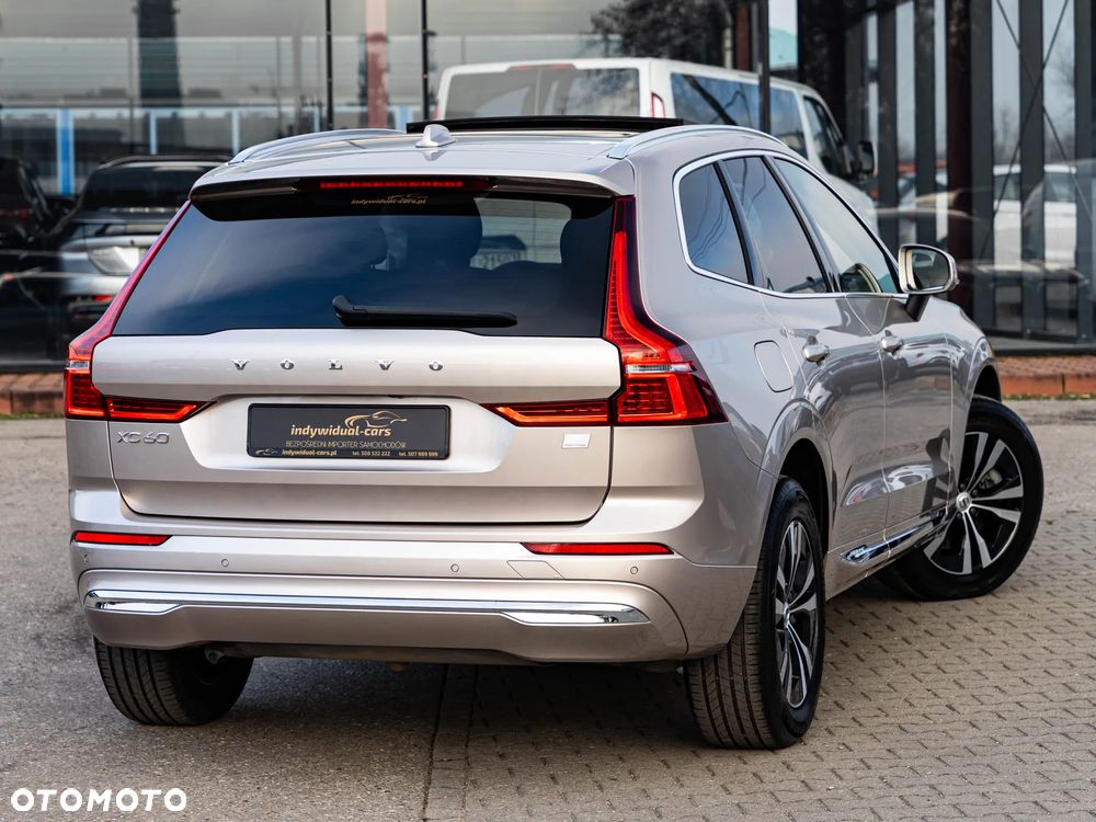 Volvo XC 60 T6 AWD Recharge Geartronic Inscription Expression - 2