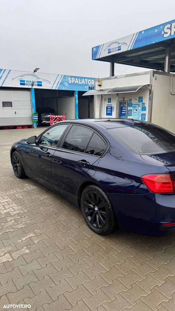 BMW Seria 3 318d - 4