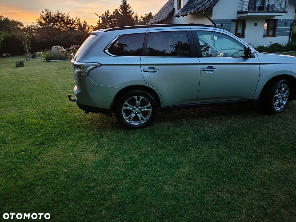 Mitsubishi Outlander - 4