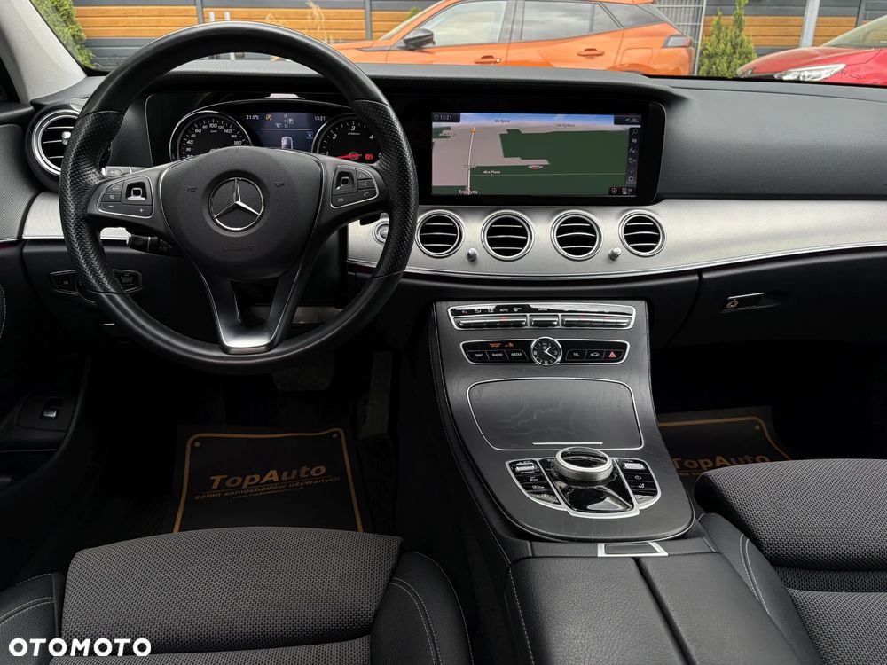 Mercedes-Benz Klasa E 220 d Business Edition 9G-TRONIC - 37
