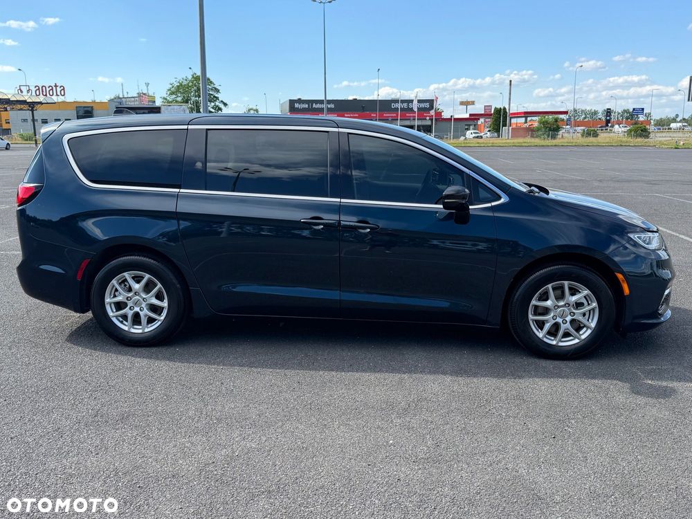 Chrysler Pacifica - 5