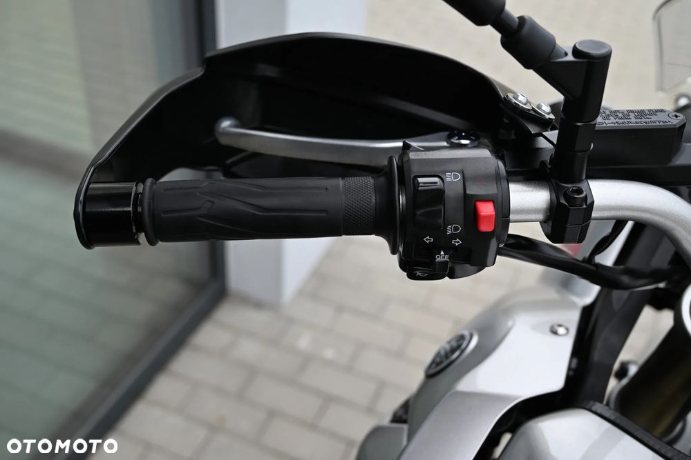 Yamaha Super Tenere - 24