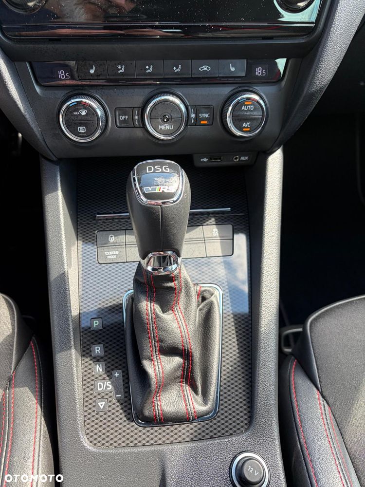 Skoda Octavia 2.0 TDI DSG RS - 35
