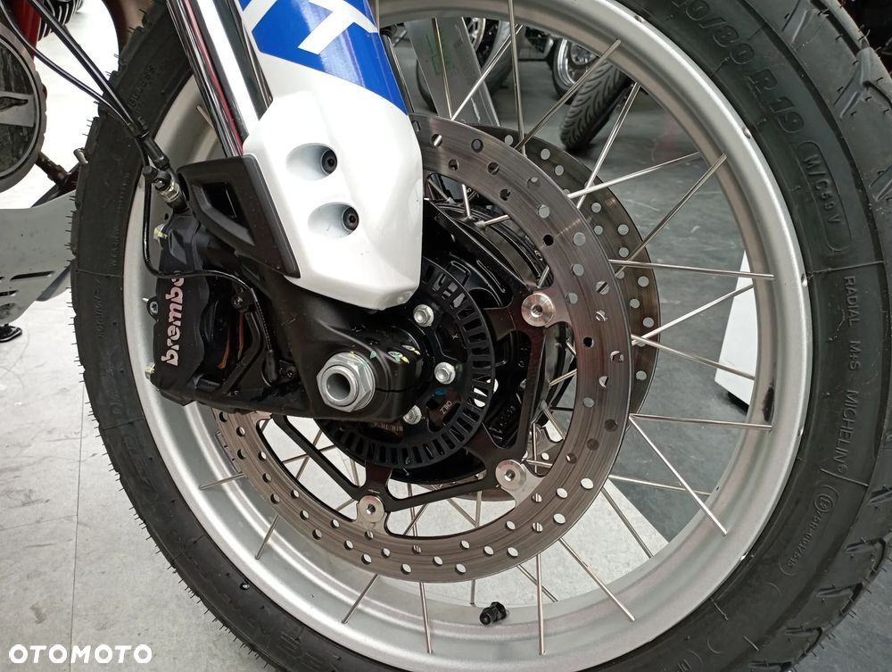 Moto Guzzi V85 - 17