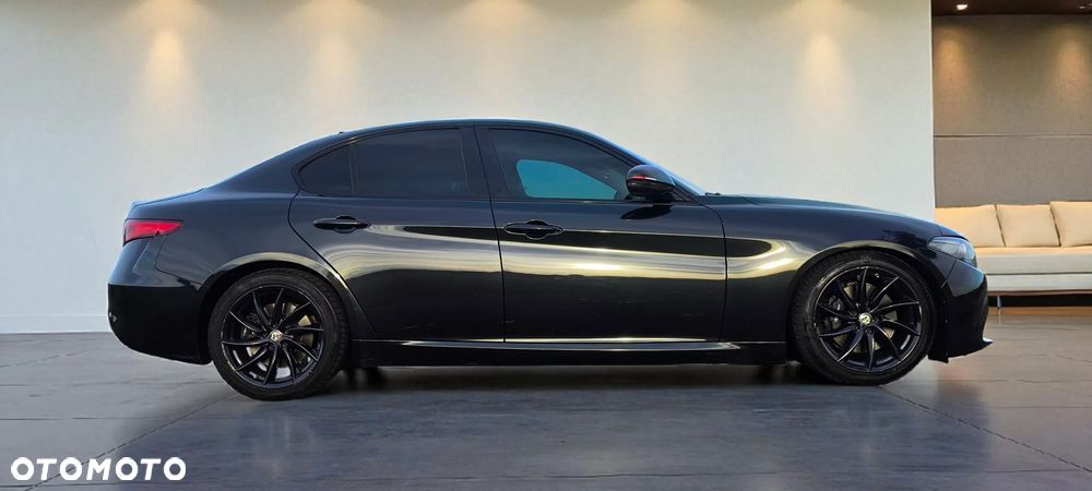 Alfa Romeo Giulia - 7