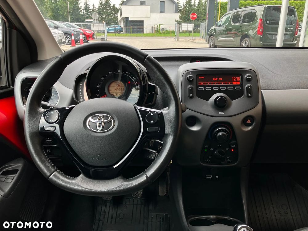 Toyota Aygo x-play - 19