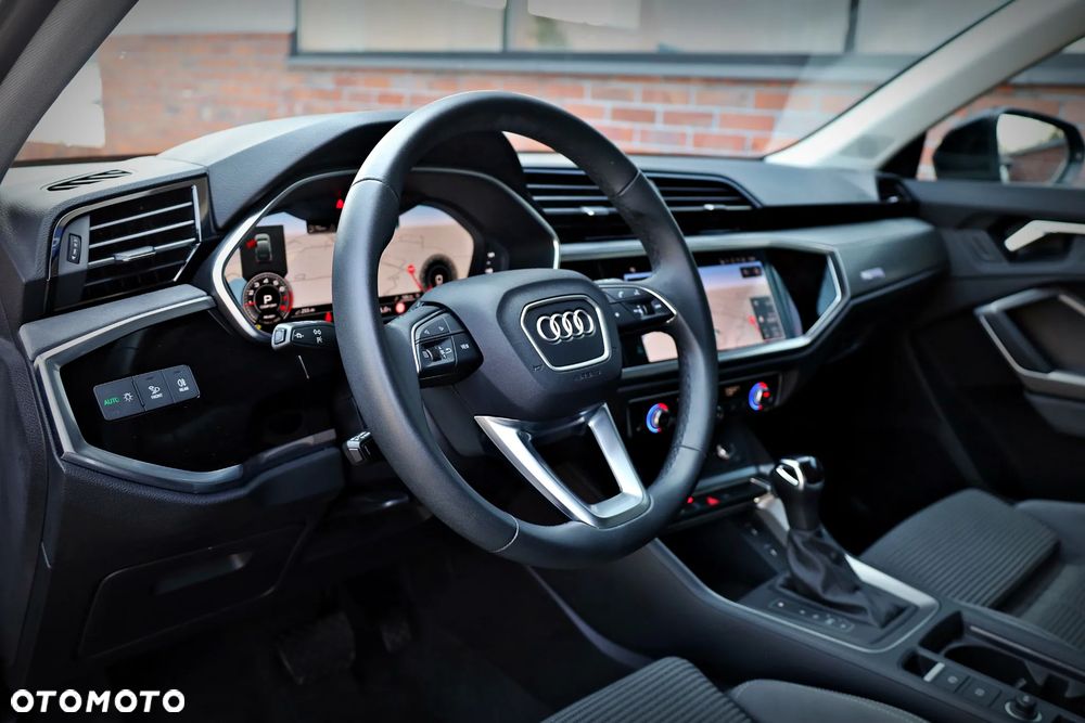 Audi Q3 Sportback - 16