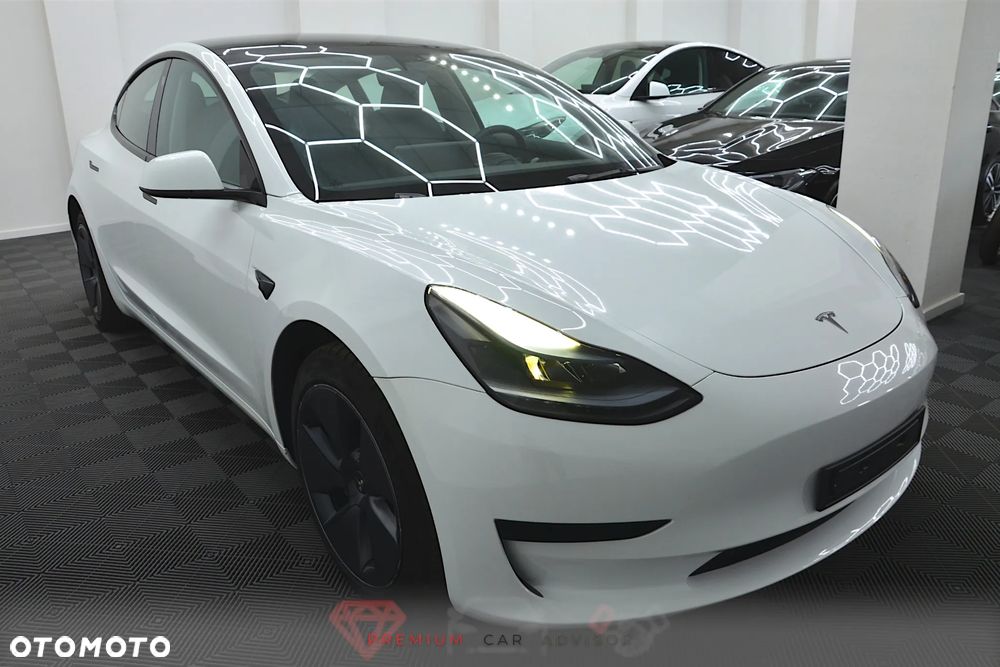 Tesla Model 3 - 9