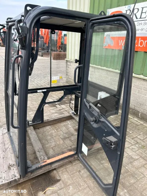 Cabina marca Hitachi - 8