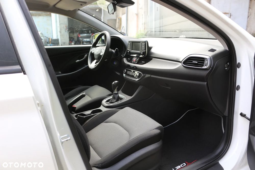 Hyundai i30 blue 1.4 Style - 10