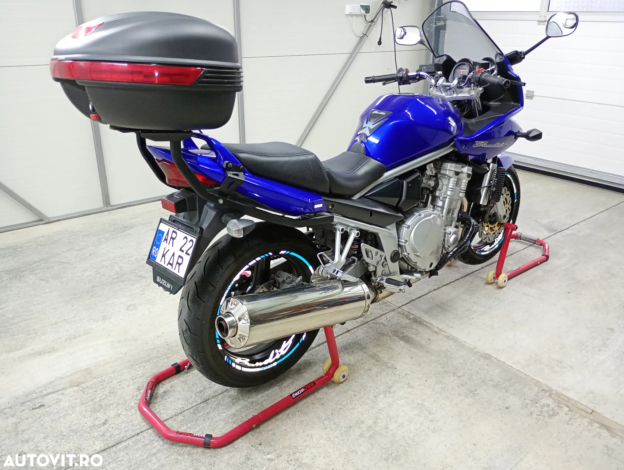 Suzuki GSF - Bandit - 4
