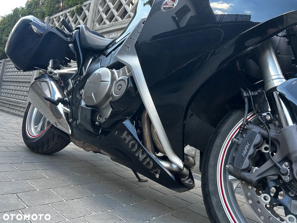 Honda VFR - 9