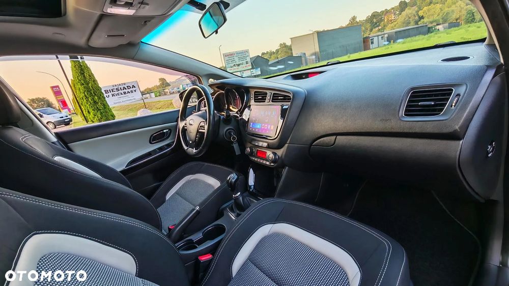 Kia Ceed 1.4 CVVT Dream Team Edition - 23