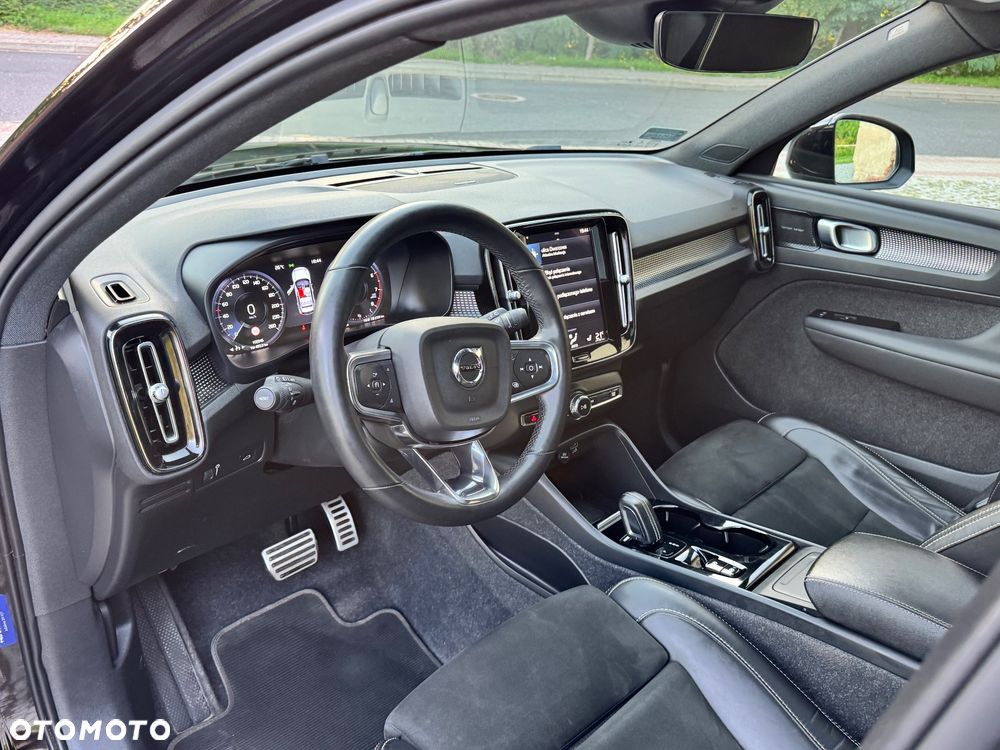 Volvo XC 40 T3 R-Design - 24