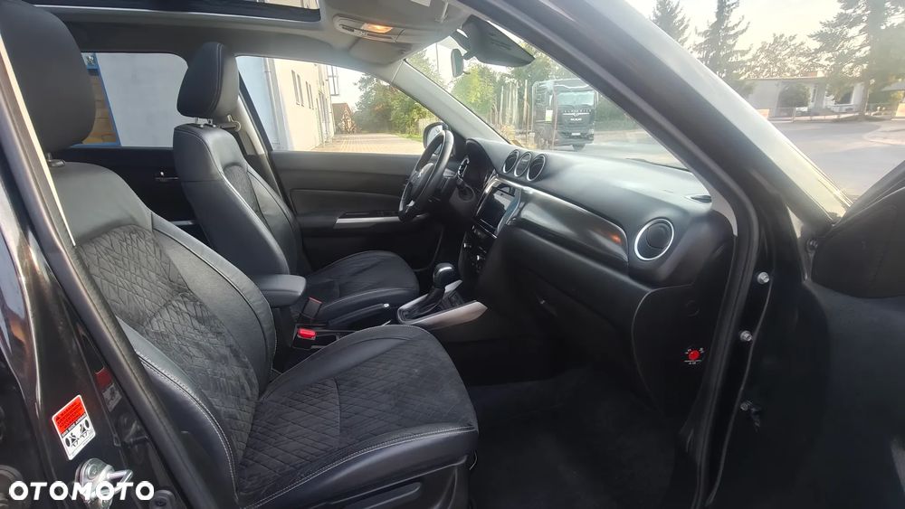 Suzuki Vitara 1.5 Dualjet Hybrid AGS Comfort+ "SHINKAI" - 13
