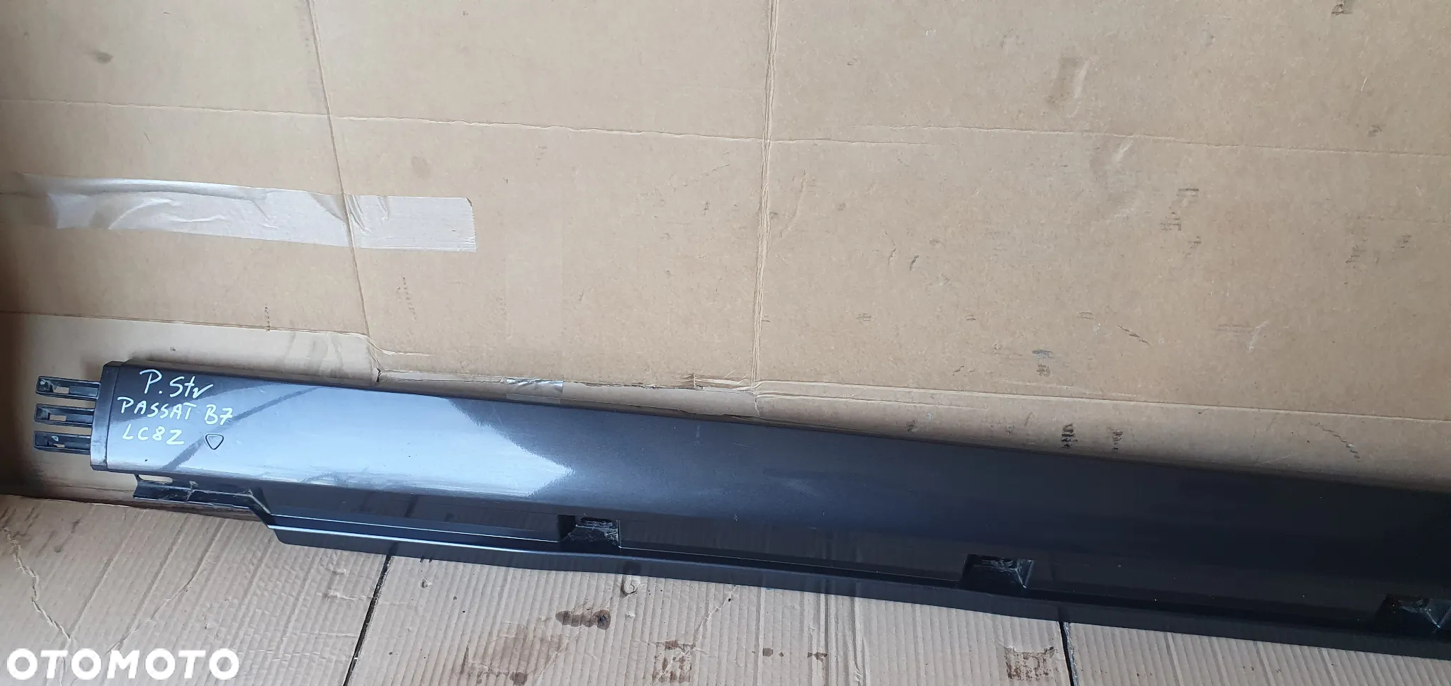 Listwa progowa osłona progu zaślepka prawa VW Passat B7 LC8Z 3AA853856 - 2