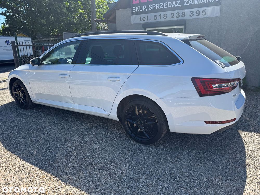 Skoda Superb 2.0 TDI DSG Style - 4