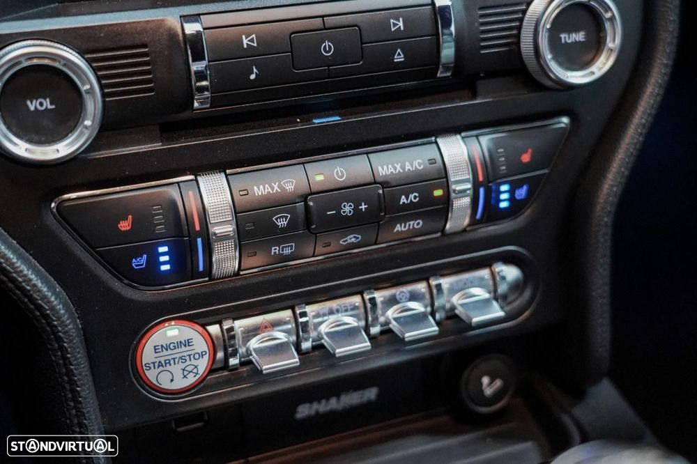 Ford Mustang 2.3i EcoBoost - 12