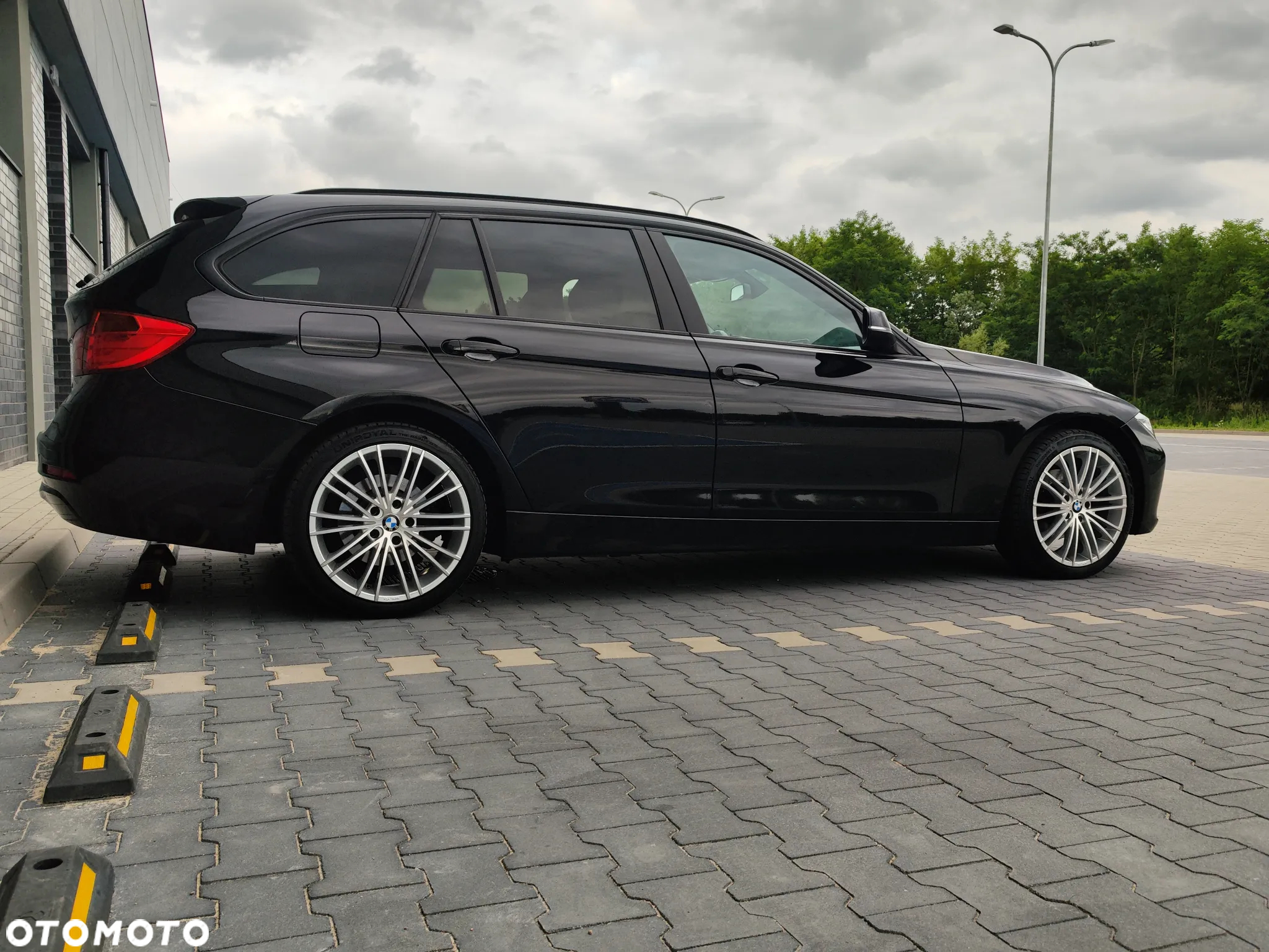 BMW Seria 3 318d Touring Blue Performance Sport Line - 3