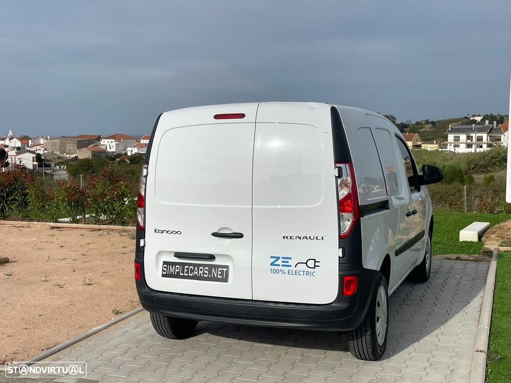 Renault Kangoo Z.E. 33 - 21