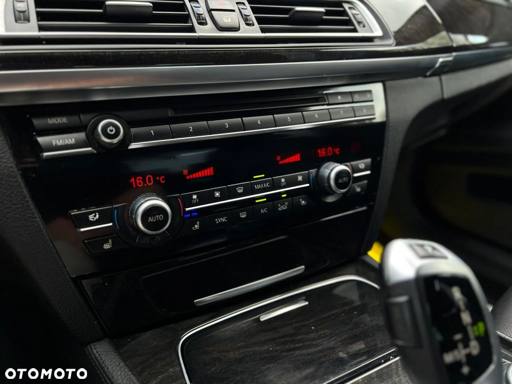 BMW Seria 7 - 26