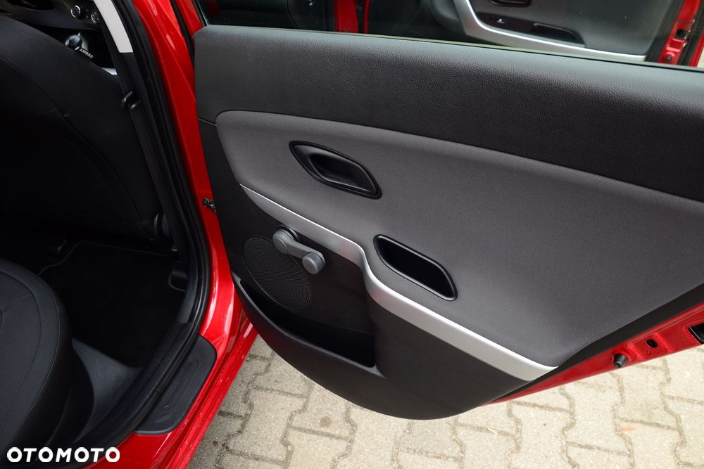 Kia Ceed - 24