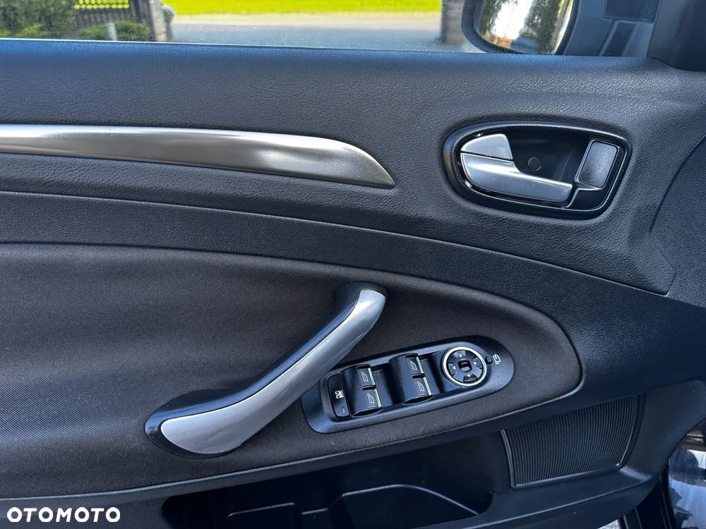 Ford Mondeo - 18