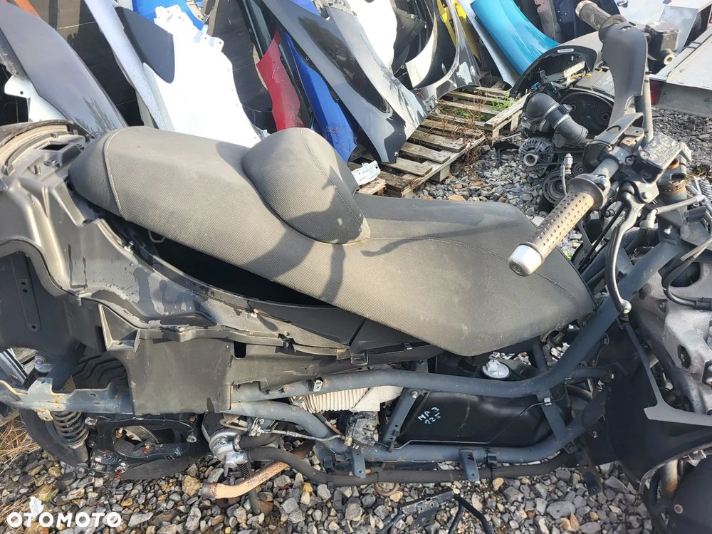 EU Piaggio MP3 125 250 500 06- Owiewka Szyba Koło Osłona Lagi Tłumik Kanapa Części - 8