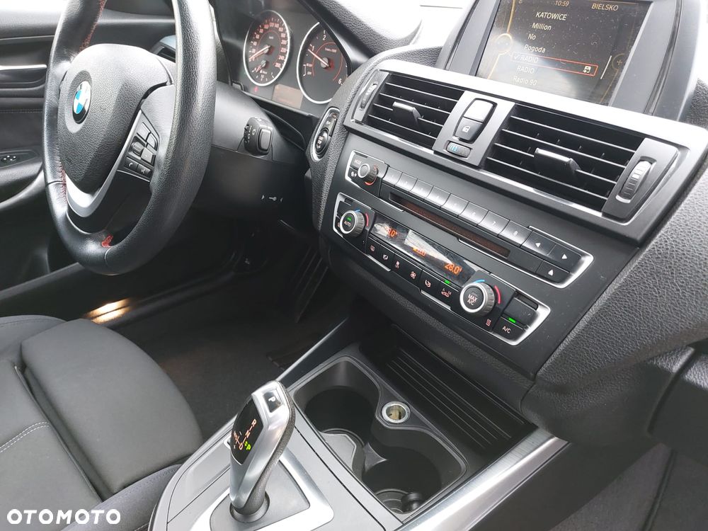 BMW Seria 1 118d Sport Line - 21