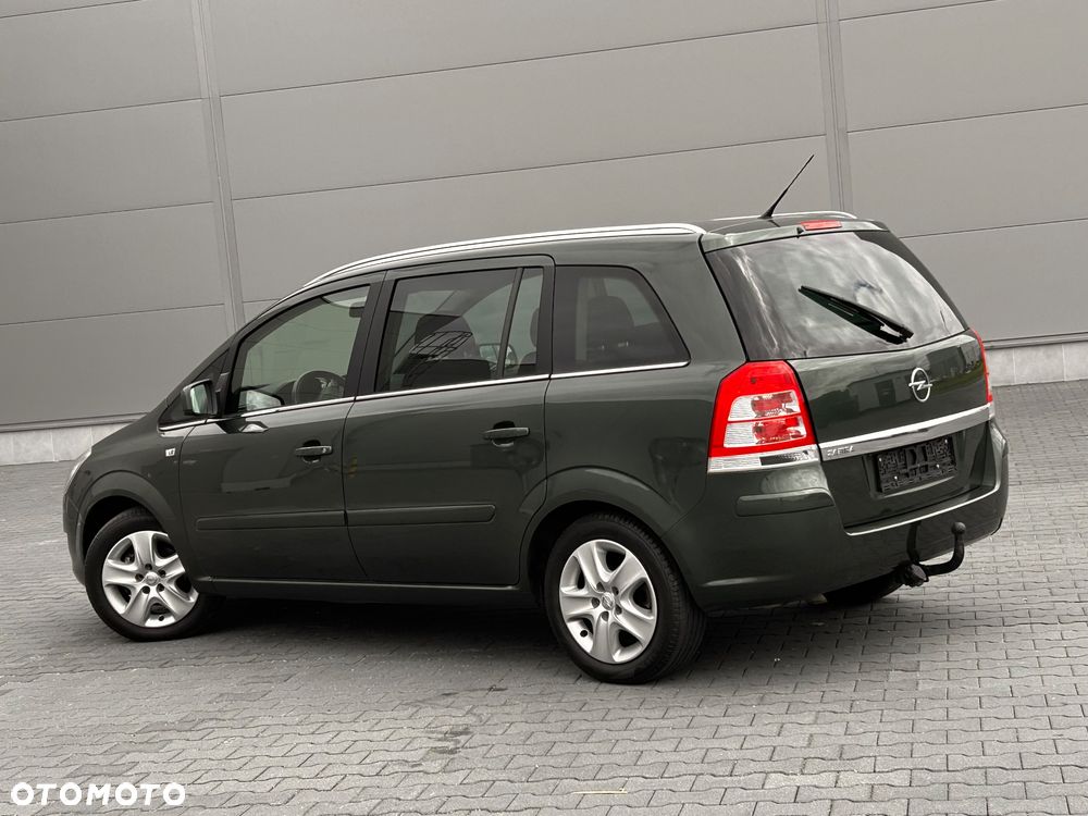 Opel Zafira 1.8 Cosmo - 17