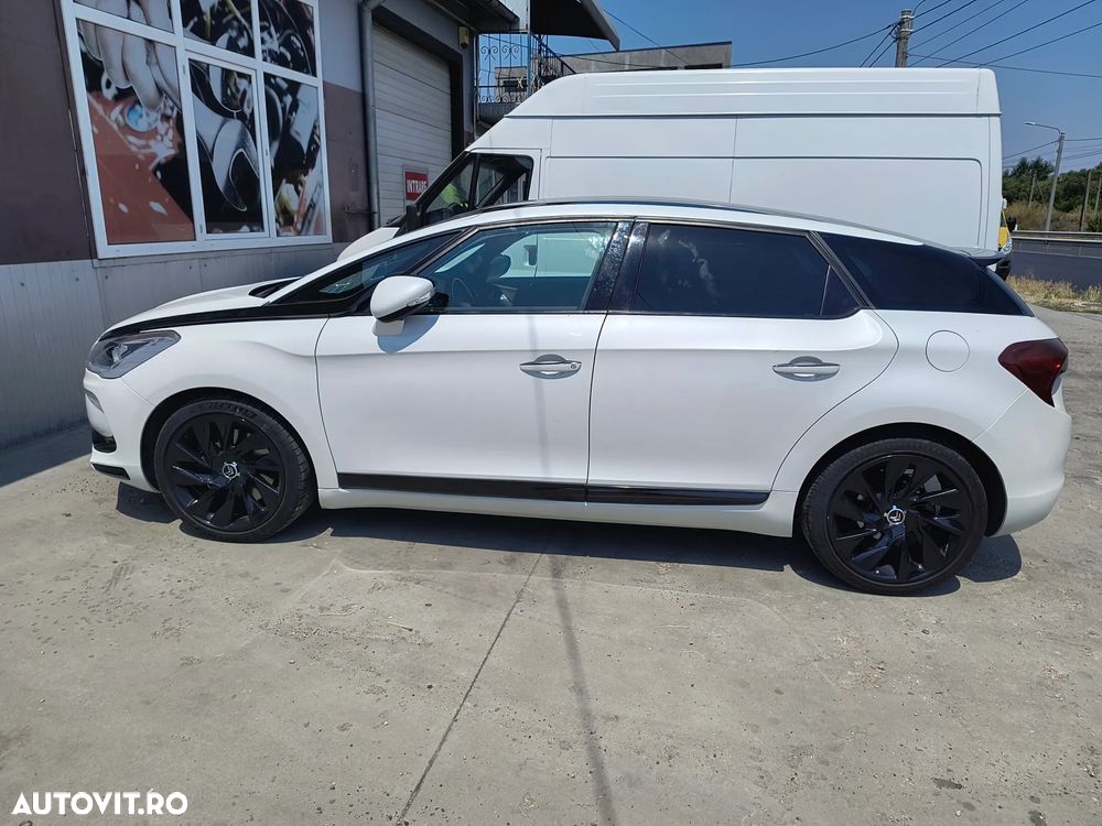 Citroën DS5 2.0 HDI BVM6 So Chic - 2