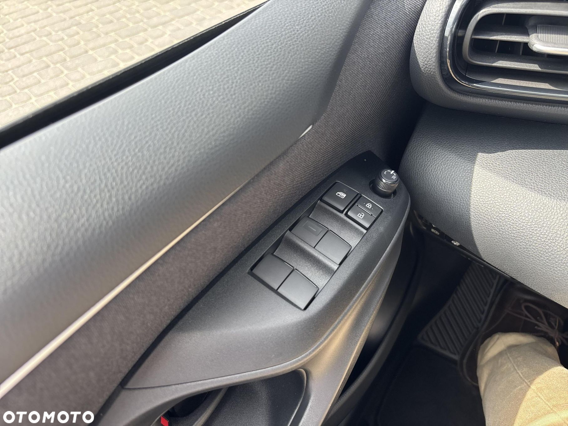 Toyota Yaris - 18