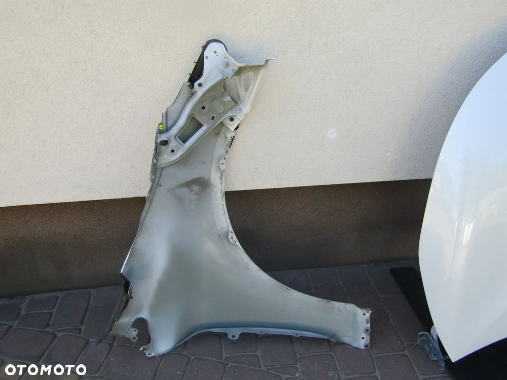 MASKA BŁOTNIK PRAWY LEWY PRZÓD TOYOTA COROLLA E21 19 25R  2KR 070 - 8