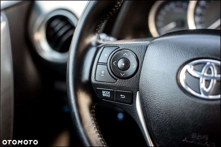 Toyota Auris - 17