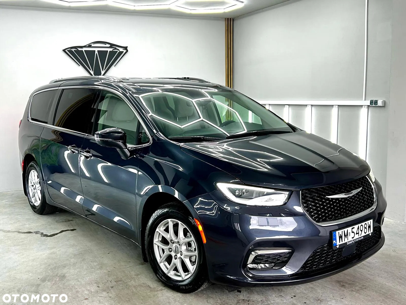 Chrysler Pacifica - 4