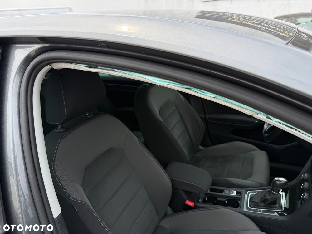 Volkswagen Golf - 27
