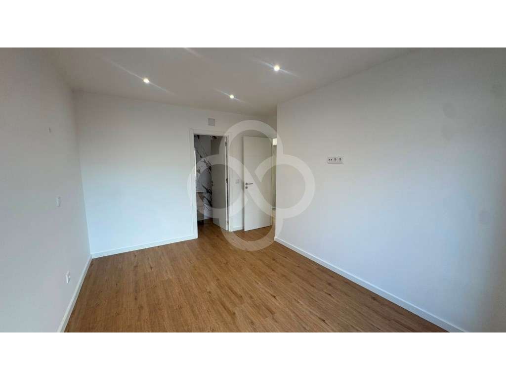 Apartamento T2 novo em Manique de Cima com espaços verdes e excelen... - Grande imagem: 5/13