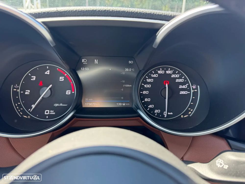 Alfa Romeo Giulia 2.2 Super - 29