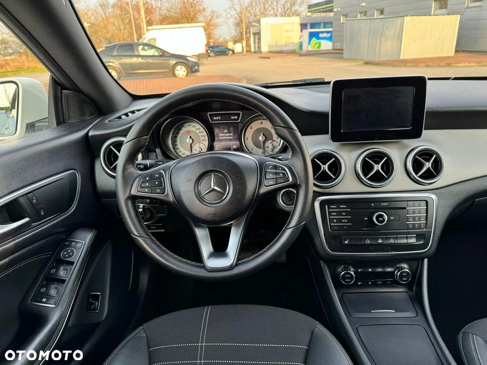 Mercedes-Benz CLA 220 (CDI) d AMG Line - 33