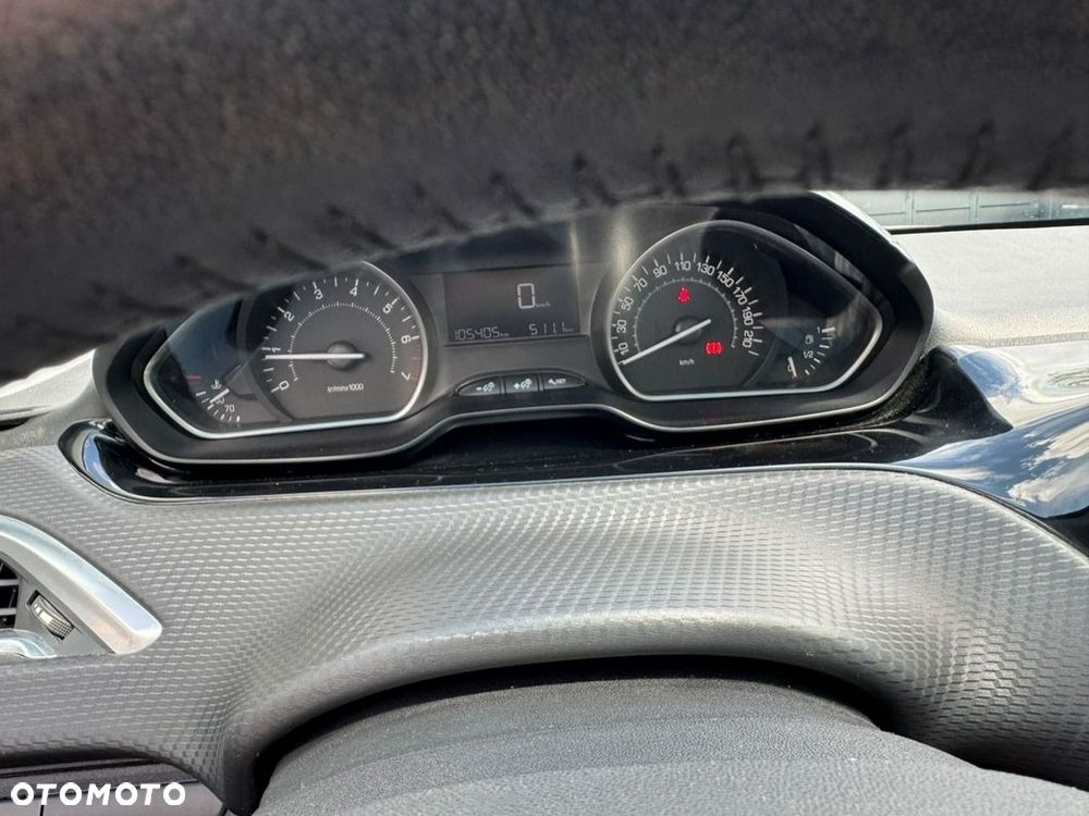 Peugeot 2008 - 12