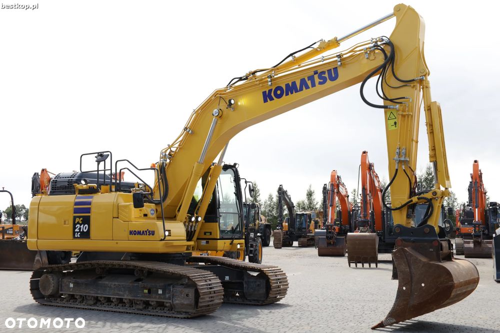 Komatsu PC210LC-11 - 12