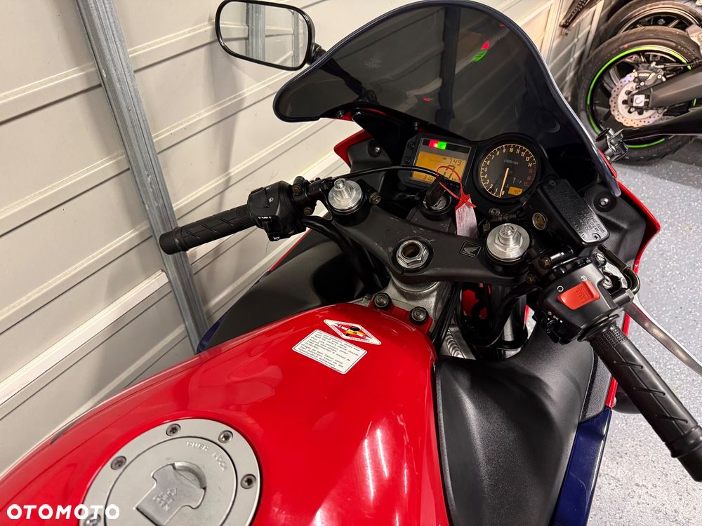 Honda CBR - 8