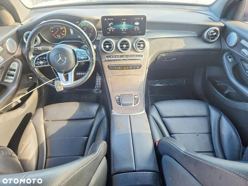 Mercedes-Benz GLC 300 4Matic 9G-TRONIC AMG Line - 8
