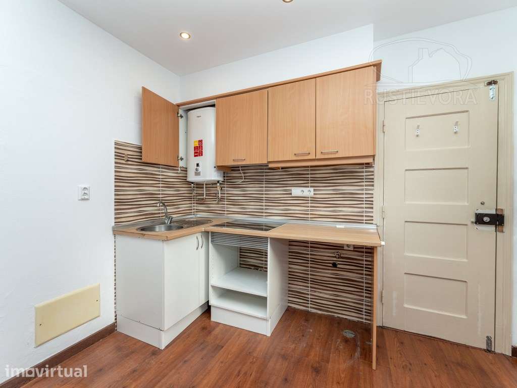 Apartamento r/chão T1 em Évora - Grande imagem: 2/10