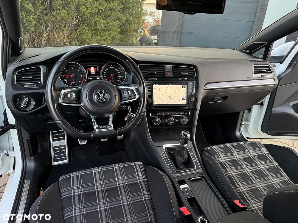 Volkswagen Golf 2.0 TDI BMT GTD - 4