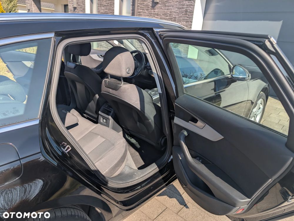 Audi A4 Avant 40 TFSI S tronic - 25